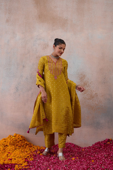 The Antique Chartreuse Embroidered Kurta Set