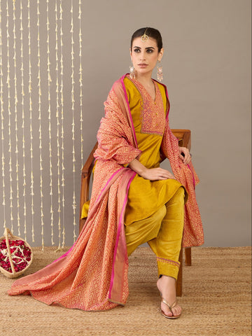 Zaria Mustard Velvet Kurta Set With Dupatta