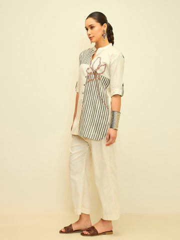 The Quiet Contrast Kurta Set