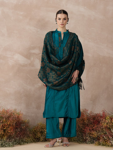 The Aqua Glow Velvet Zareena Set