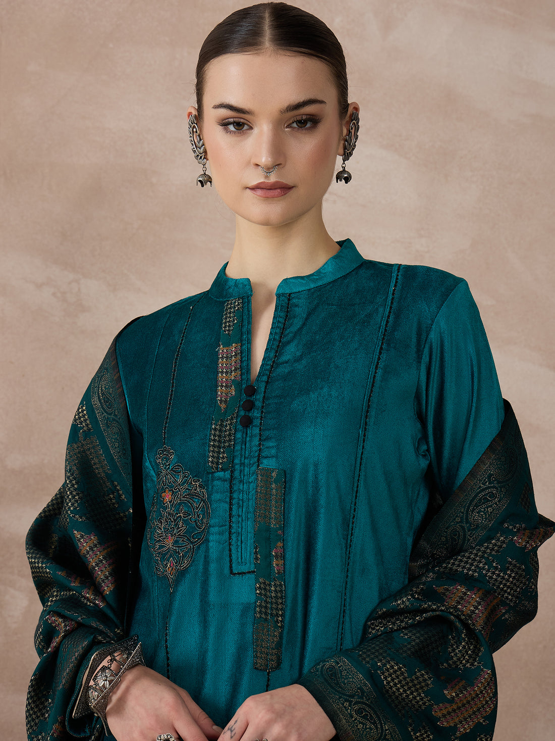The Aqua Glow Velvet Zareena Set