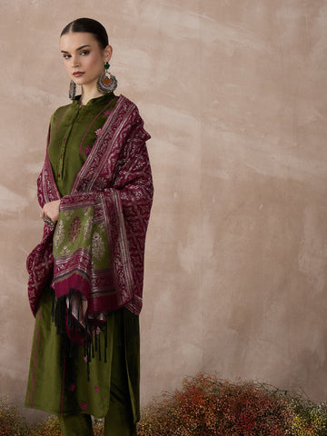 The Olive Radiance Velvet Zareena Set