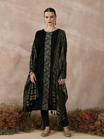 The Paisley Luxe Velvet Zareena Set