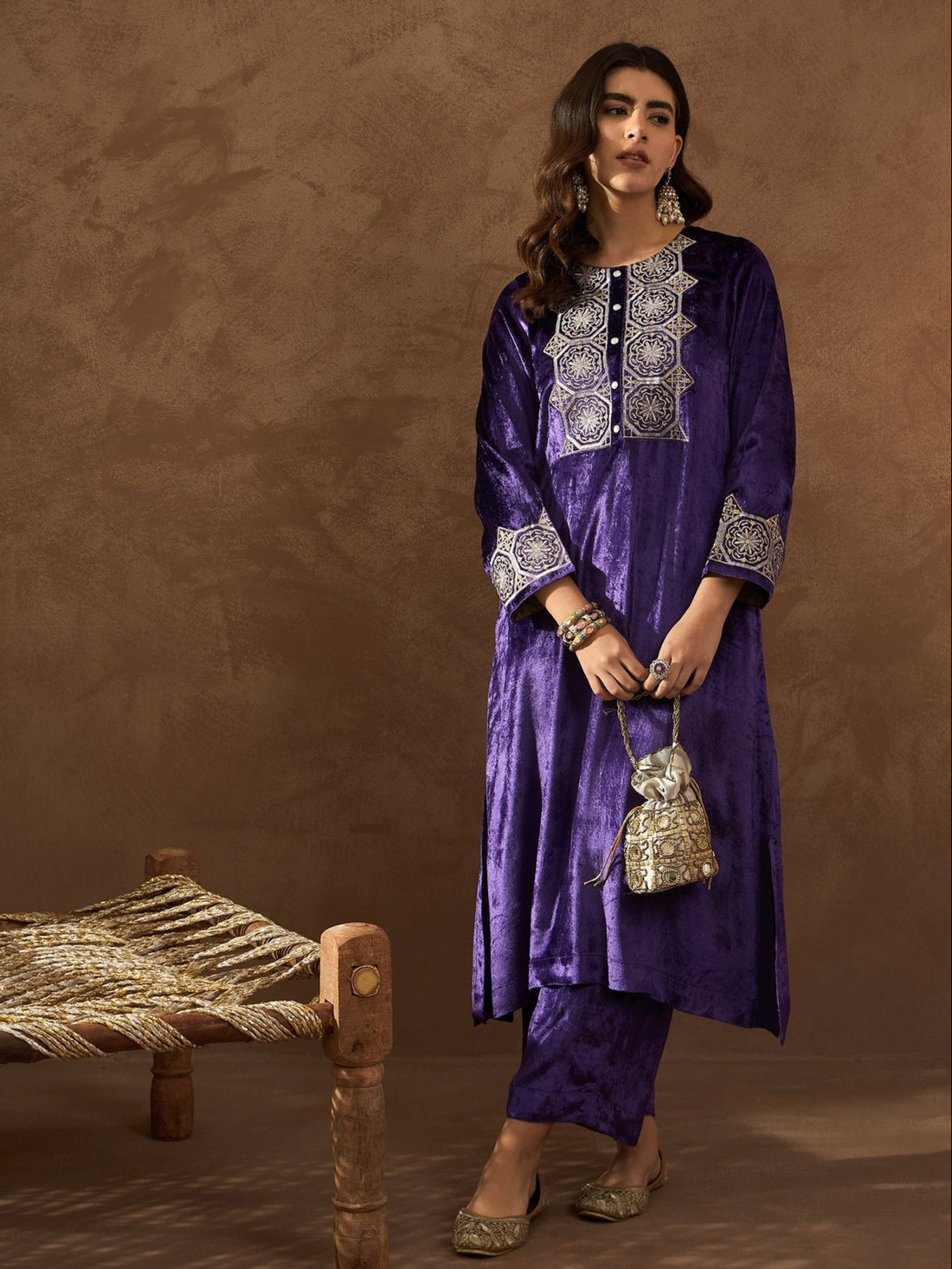 Gulbahar Zari Velvet Kurta Set