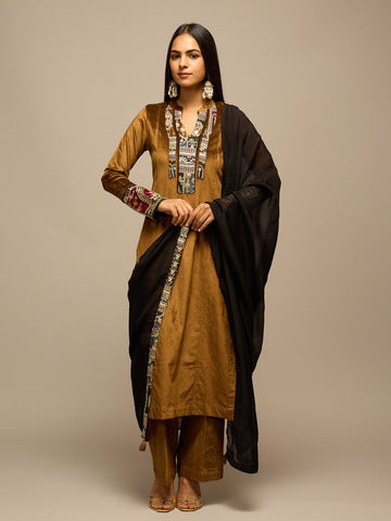 Velvet Expresso Kurta Set With Dupatta